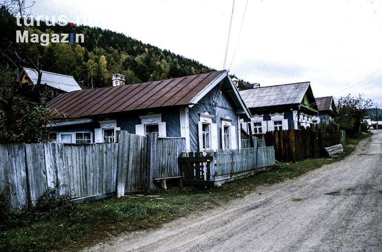 Holzhäuser am Baikalsee