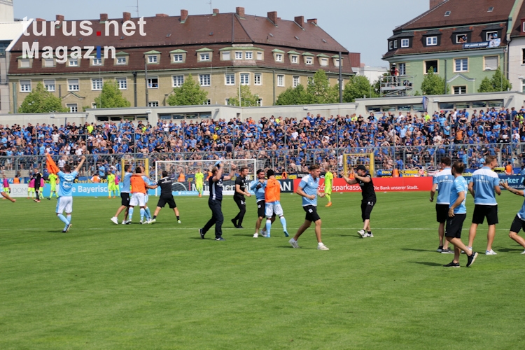 TSV 1860 München feiert Aufstieg in 3. Liga