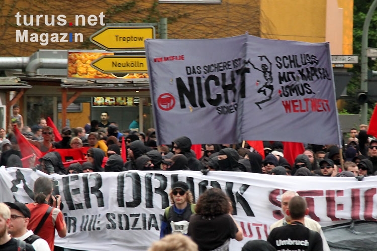 Angespannte Atmosphäre: Revolutionäre Demonstration am 1. Mai 2012 in Berlin