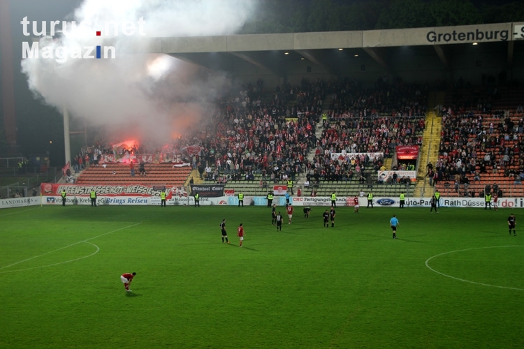 Ultras Essen: Pyroshow in Krefeld beim Niederrheinpokal-Halbfinale 2012