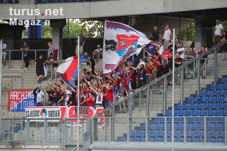 Unterhaching Fans in Duisburg gegen Krefeld