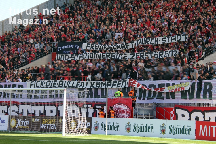 RWE und BVB Fans gegen die Polizei