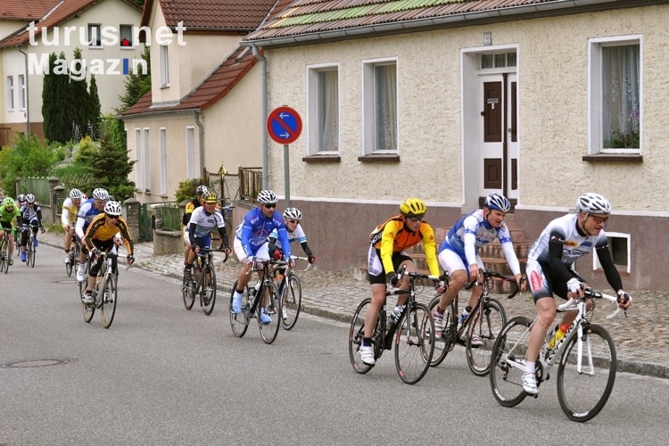 Leichter Anstieg: Jedermann-Rennen beim Radfest Rund um Buckow 2012