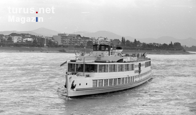 Ausflugsfahrt auf dem Rhein (1974)