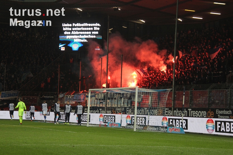 Kohorte Duisburg Fans Pyro in Bochum 2019