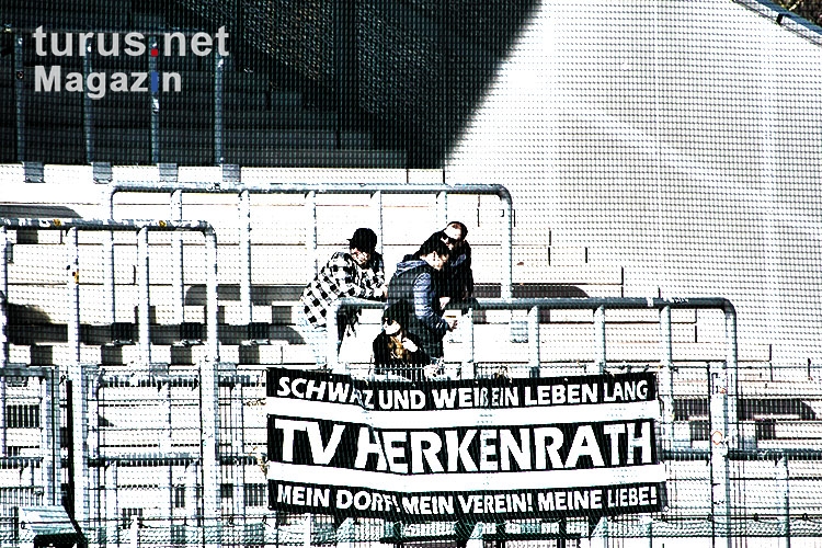 Fans des TV Herkenrath 09 in Essen 2019