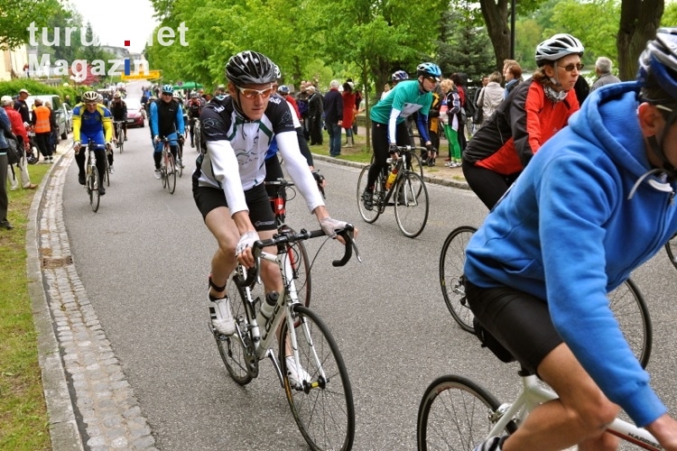 Start des Hobbyrennens beim Radfest Rund um Buckow 2012