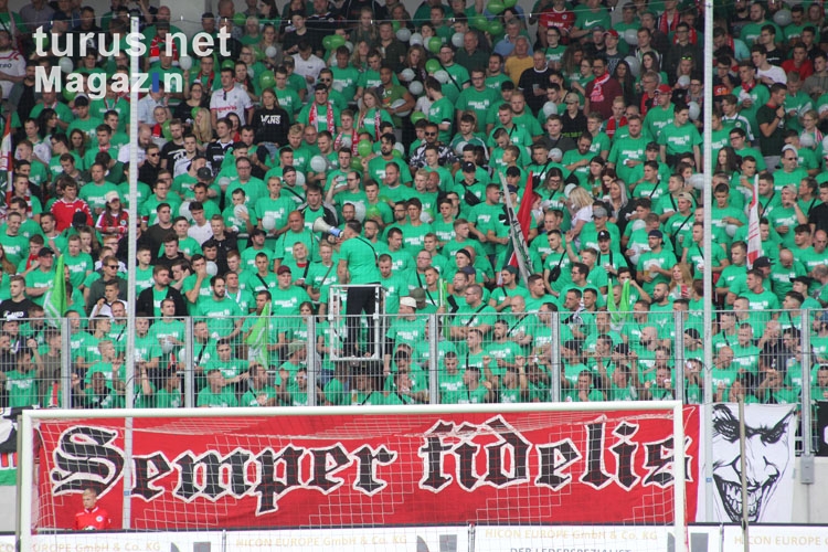 RWO Fans Choreo Kleeblatt Power gegen RWE