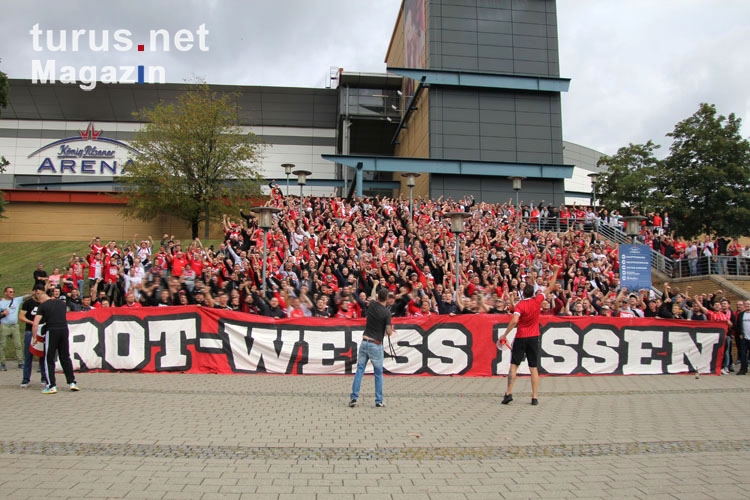 RWE Fans Gruppenbild in Oberhausen 2019