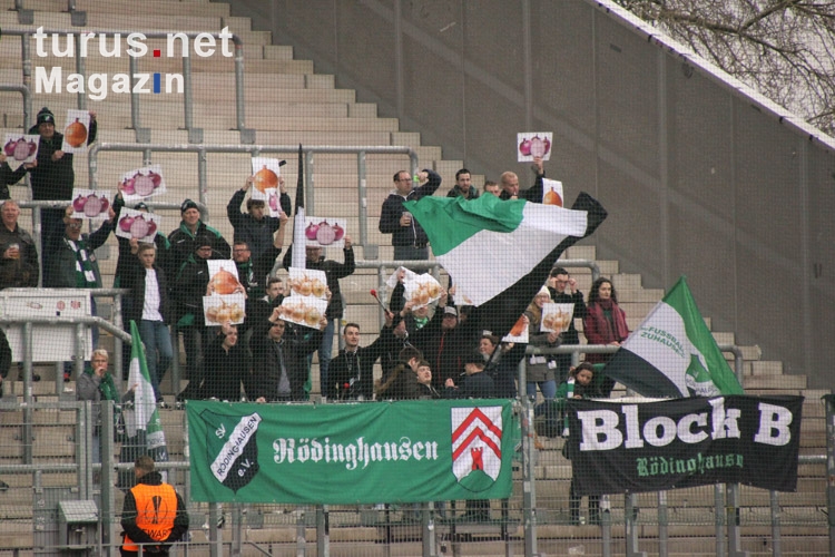 Fans des SV Rödinghausen in Essen 01.02.2020