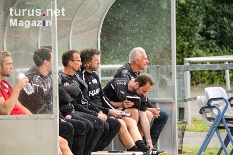 Christian Neidhart Trainer RWE 2020 beim Testspiel VfB Bottrop 25-07-2020