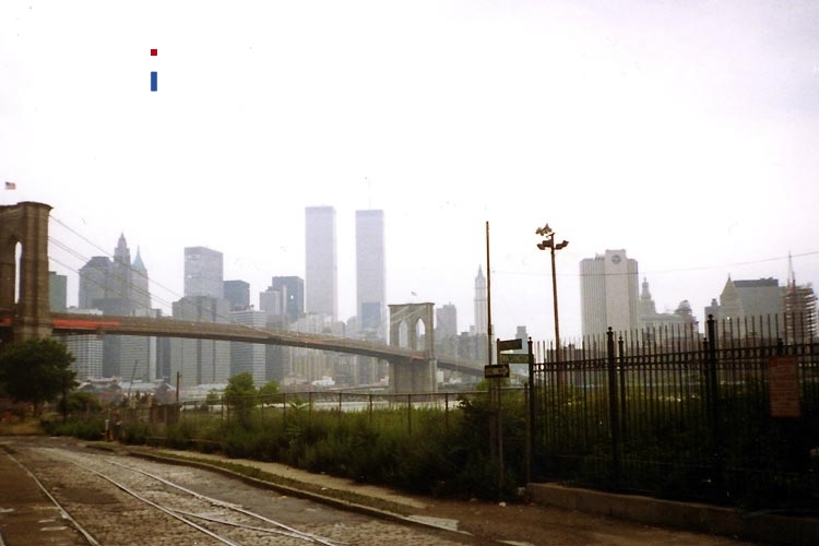 Blick auf die Twin Towers (WTC) von Brooklyn aus (1993)