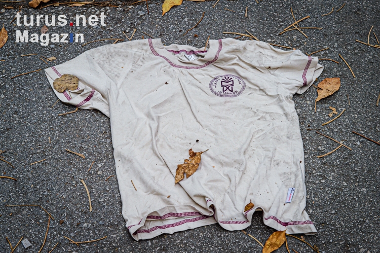 T-Shirt On The Ground: Plovdiv