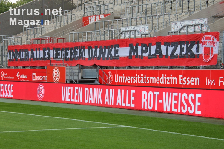 Marcel Platzek Banner Rude Fans Rot-Weiss Essen vs. Sportfreunde Lotte 27-05-2021 