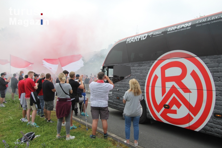 Saisonfinale Rot-Weiss Essen Verabschiedung der Mannschaft Stadion Essen 05-06-2021