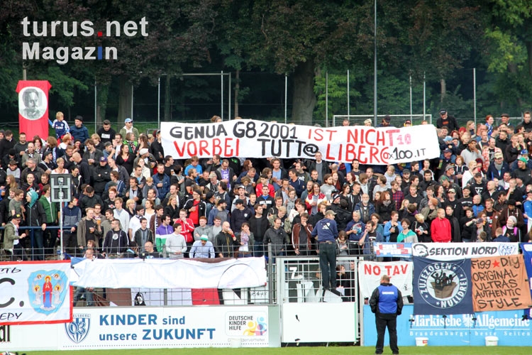 Spruchband vor dem Anpfiff, Babelsberg 03 vs. FC St. Pauli