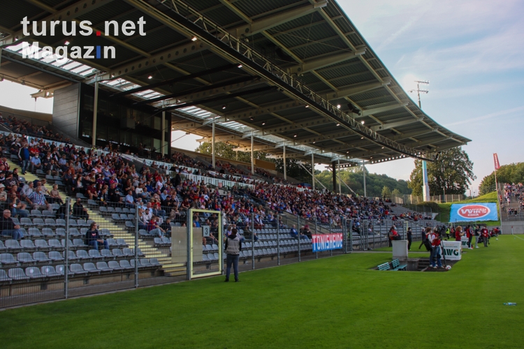 Stadion am Zoo Haupttribüne Wuppertaler SV vs. Rot-Weiss Essen 25-08-2021