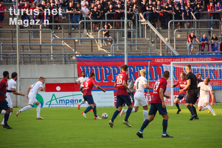 Wuppertaler SV vs. Rot-Weiss Essen 25-08-2021 Spielszenen