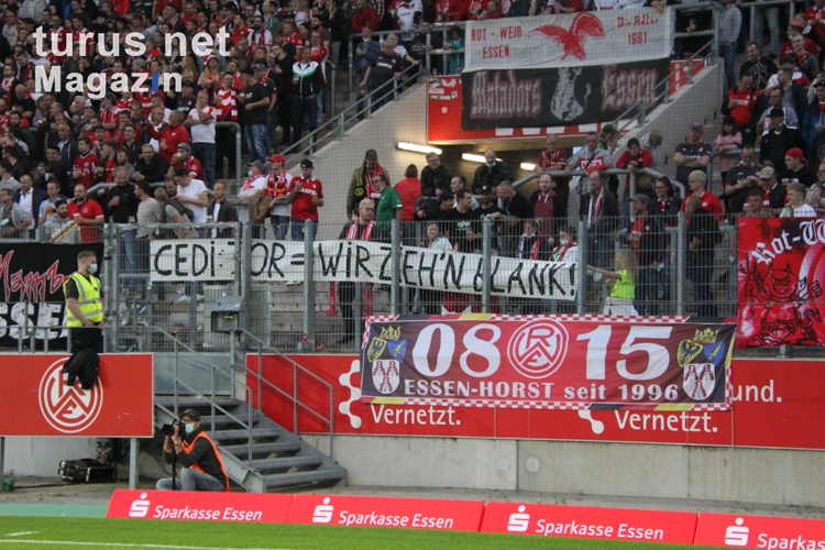 Rot-Weiss Essen Fans im Spiel gegen Schalke 04 U23 17-09-2021