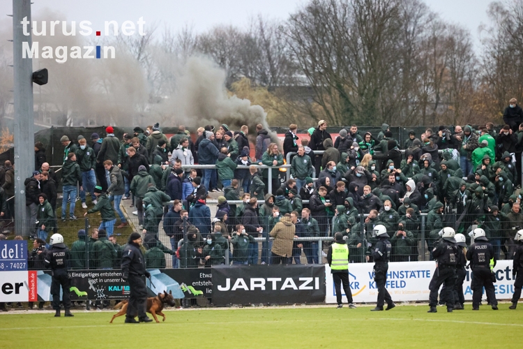Münster Fans Randale Gästeblock Stadion Velbert 20-11-2021