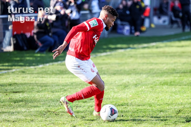 Isaiah Young VfB  Homberg vs. Rot-Weiss Essen Spielfotos 12-02-2022