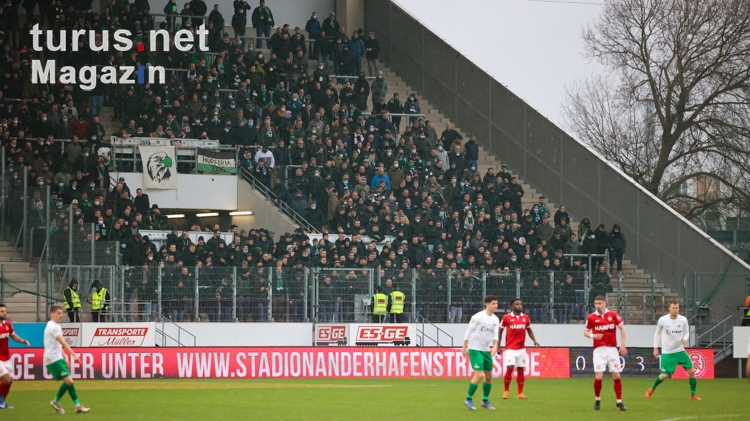 Gästeblock Rot-Weiss Essen vs. Preußen Münster Spielfotos 20-02-2022