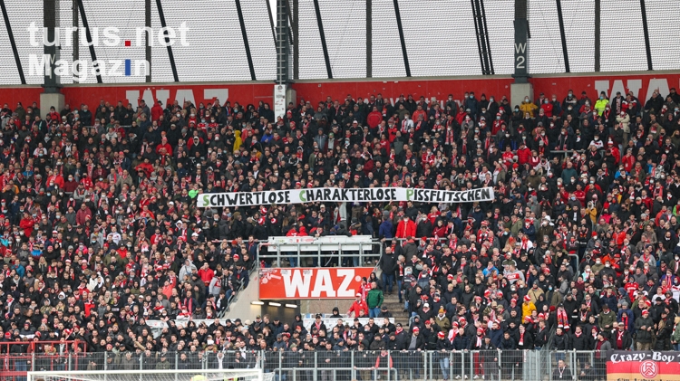 Rot-Weiss Essen Spruchband gegen Preußen Münster Spielfotos 20-02-2022