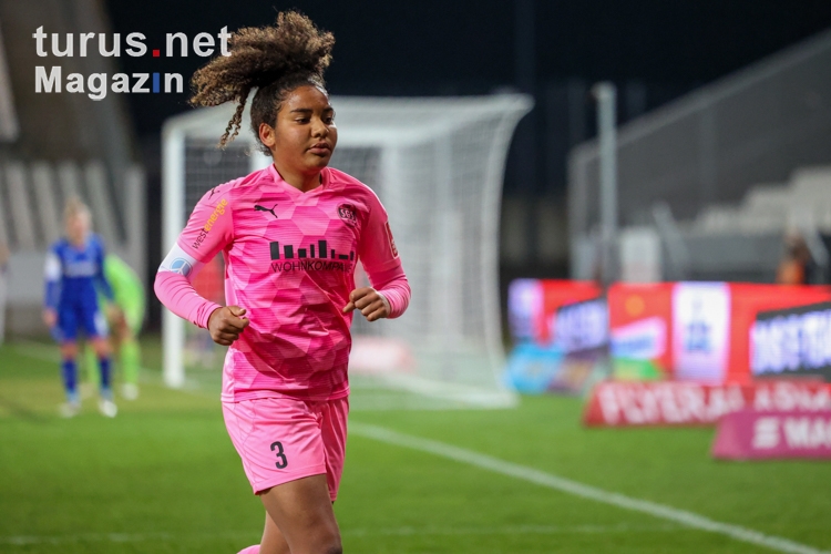 Ella Emilie Touon Mbenoun SGS Essen vs. Bayer 04 Leverkusen DFB Pokal Viertelfinale Spielfotos 01-03-2022