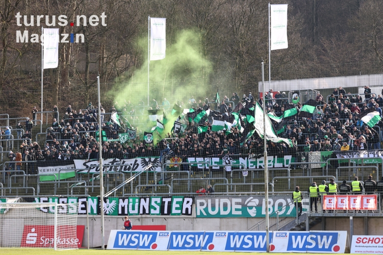 SC Preußen Münster Fans Pyro, Rauch in Gästeblock Wuppertal 06-03-2022