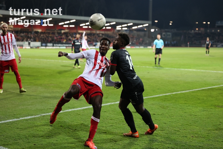 Mike Owusu und Daniel Heber SC Fortuna Köln vs. Rot-Weiss Essen Spielfotos 16-03-2022