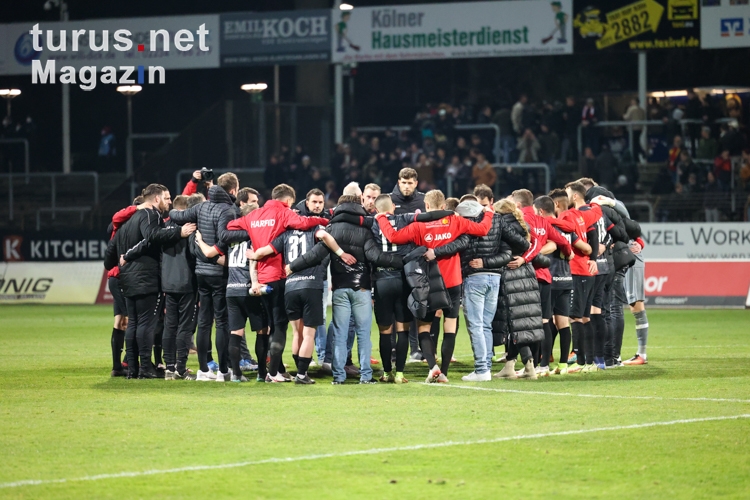 RWE Team nach Spiel in Köln. SC Fortuna Köln vs. Rot-Weiss Essen Spielfotos 16-03-2022