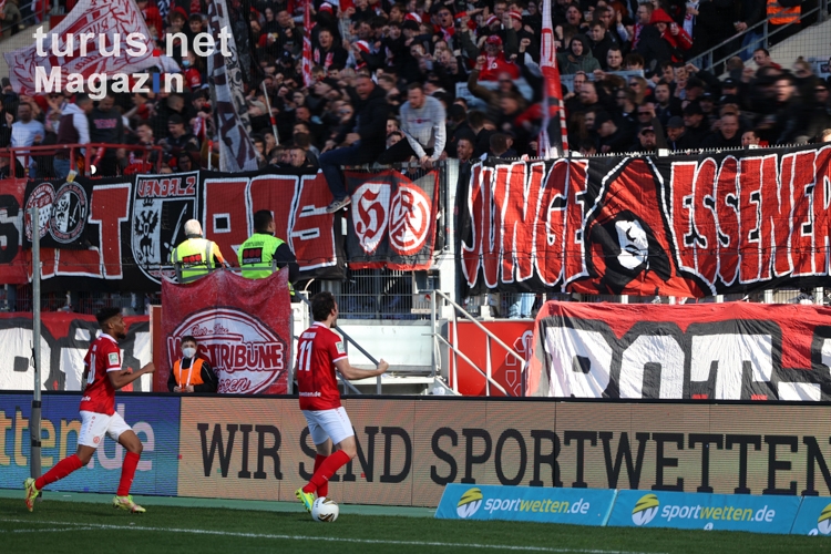 Simon Engelmann Torjubel Rot-Weiss Essen vs. KFC Uerdingen Spielfotos 19-03-2022