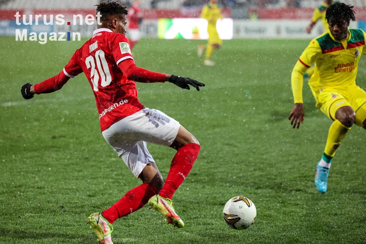 Isaiah Young Rot-Weiss Essen vs. 1. FC Köln U21 Spielfotos 01-04-2022