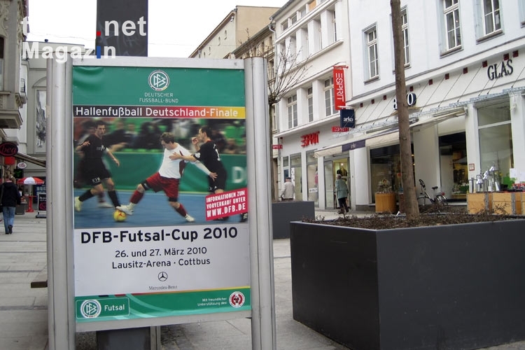 Werbung für den DFB-Futsal-Cup 2010 in Cottbus
