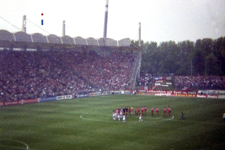 Ulrich-Haberland-Stadion in Leverkusen zu Beginn der 90er Jahre