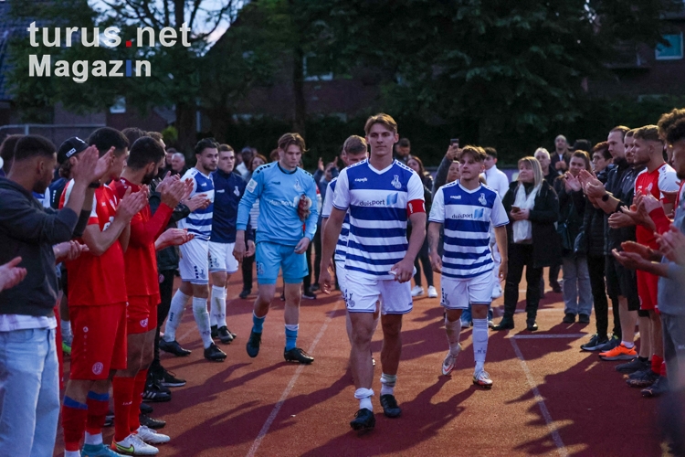 Siegerehrung U19 Niederrheinpokalfinale MSV Duisburg vs. Rot-Weiss Essen Spielfotos 01.06.2022