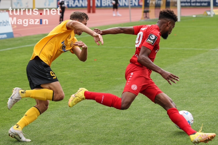 SpVgg Bayreuth vs. Rot-Weiss Essen Spielfotos 27.08.2022 