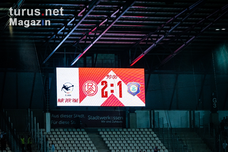 Rot-Weiss Essen vs. FC Erzgebirge Aue Anzeigentafel Endstand 2:1