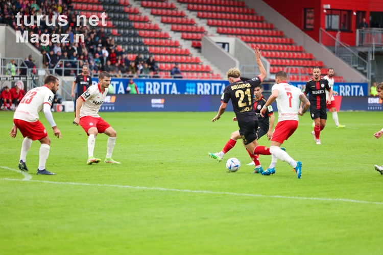 Benedict Hollerbach SV Wehen Wiesbaden vs. Rot-Weiss Essen Spielfotos 02.10.2022