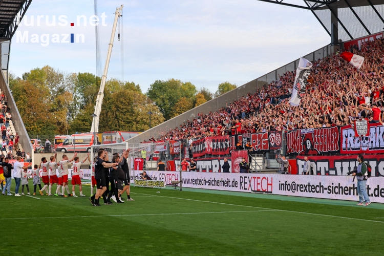 RWE Fans Westtribüne Support gegen FSV Zwickau 29.10.2022