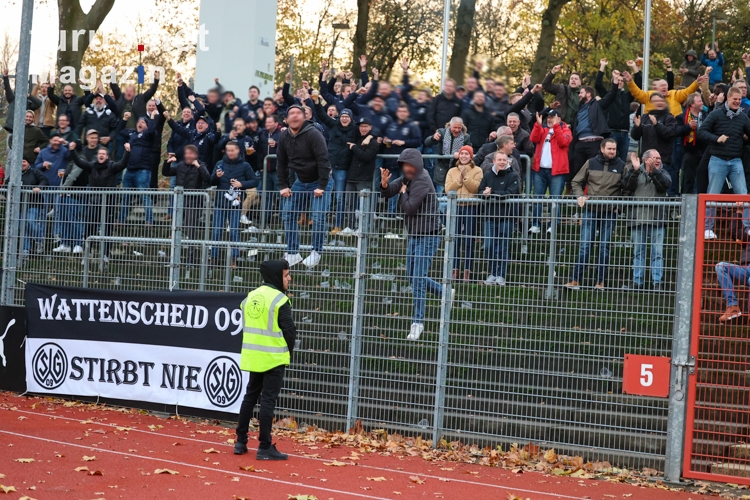SG Wattenscheid 09 Jubel Ausgleich gegen SC Preußen Münster 26.11.2022 