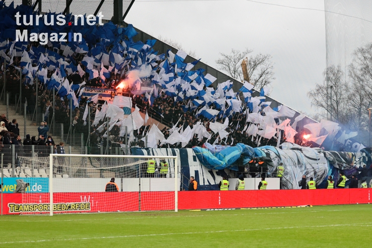 MSV Duisburg Fans Fahnenchoreo in Essen