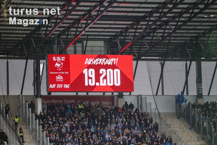 Stadion an der Hafenstraße ausverkauft Anzeigentafel Rot-Weiss Essen vs. MSV Duisburg 