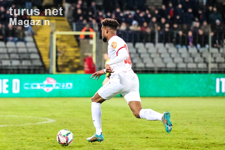 Isiah Young Wuppertaler SV vs. Rot-Weiss Essen 01.03.2023