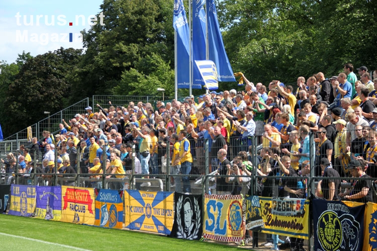 Gute Stimmung: Fans des 1. FC Lok im Berliner Amateurstadion