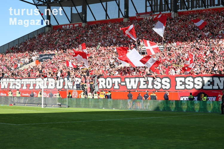 RWE Fans feiern Pokalsieg 2023