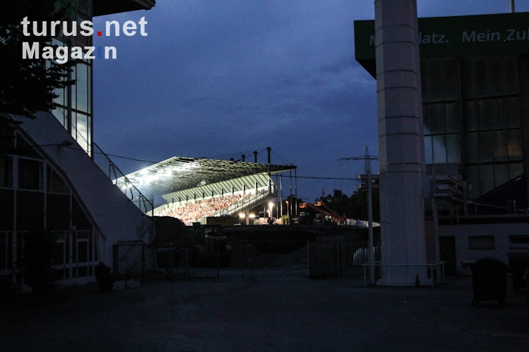 Stadion Essen und Georg Melches Stadion am Abend - August 2012