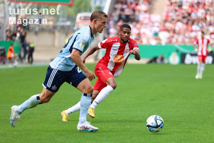 Isaiah Young Rot-Weiss Essen vs. Hamburger SV Spielfotos 13.08.2023