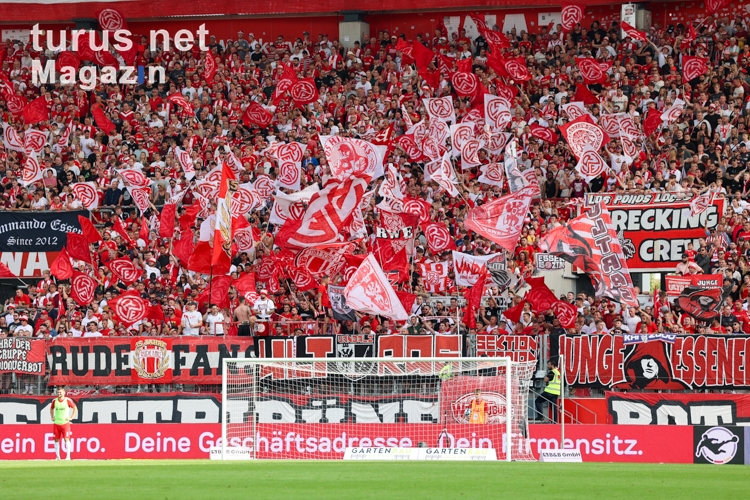 Rot-Weiss Essen Fans Support gegen Regensburg 16.09.2023