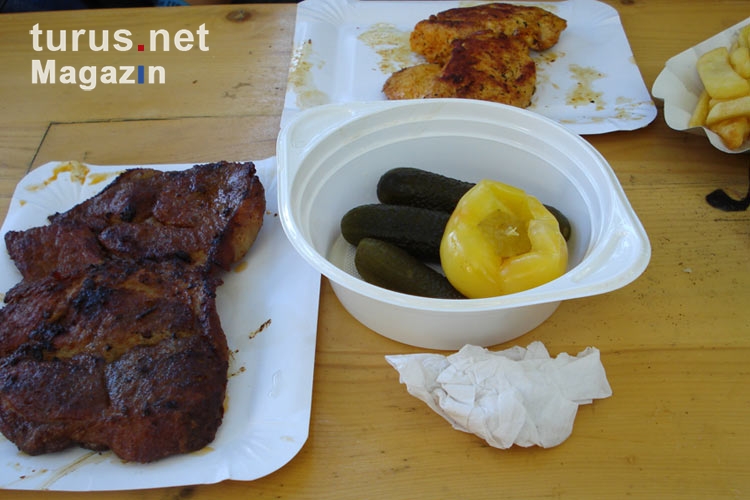Ungarischer Snack: Fleisch, Gurken & Paprika
